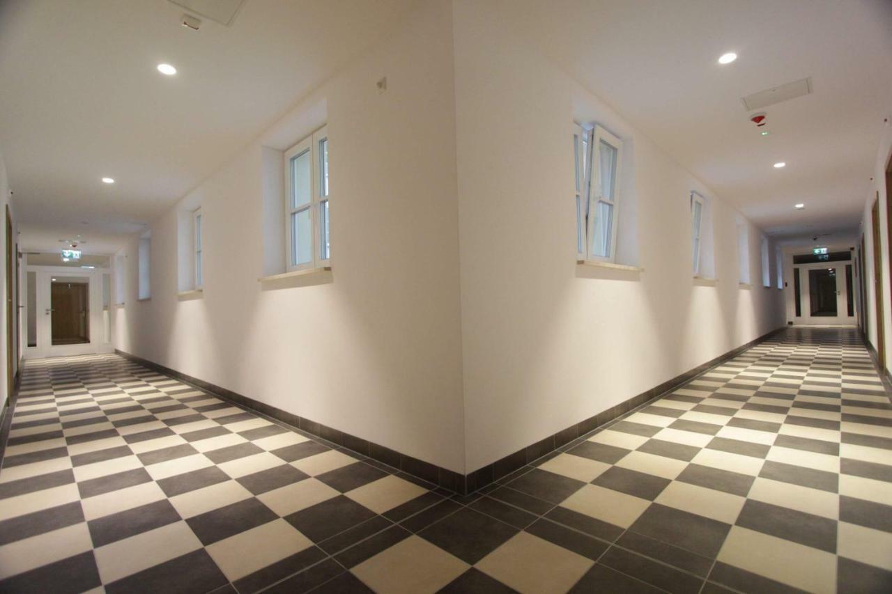 Albergue Dom Pomocy Studentom Varsovia Exterior foto