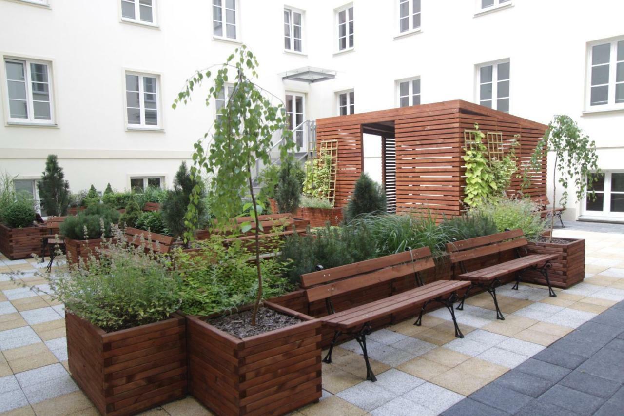 Albergue Dom Pomocy Studentom Varsovia Exterior foto