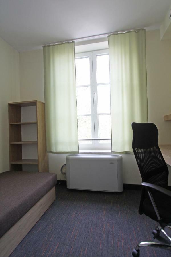 Albergue Dom Pomocy Studentom Varsovia Exterior foto